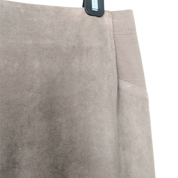 BCBG mocha | tan faux suede short skirt - Picture 4 of 5